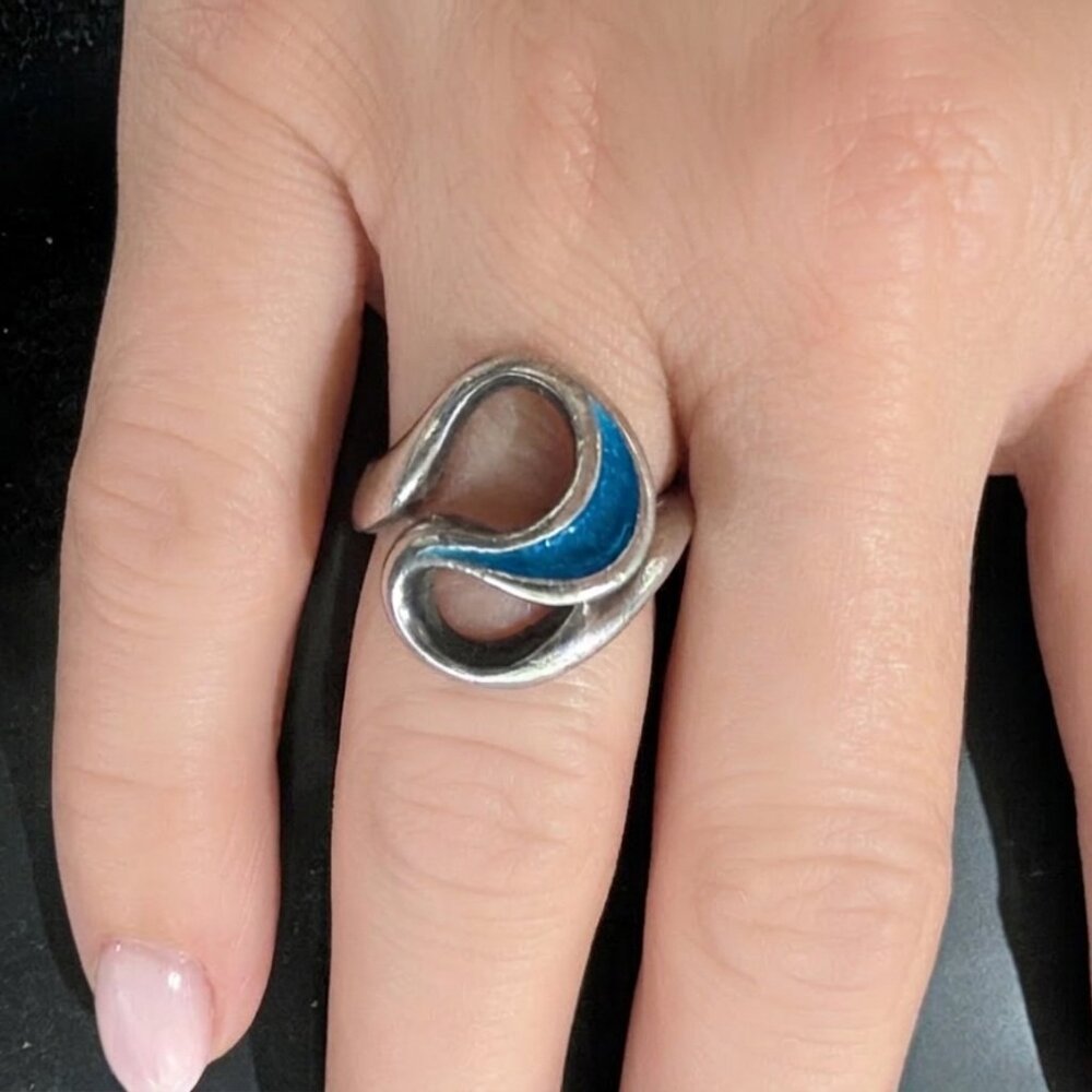 Vintage 8gr= 0.28oz Heavy Sterling Silver Blue Enamel Modernist Ring - Size 7